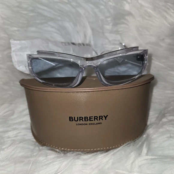Burberry | Accessories | Burberry Womens Shark Design  display picture 1
